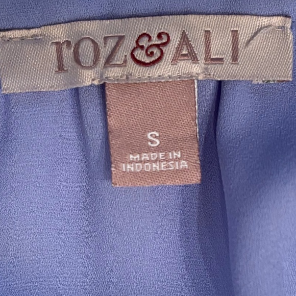 Periwinkle top - Picture 2 of 5